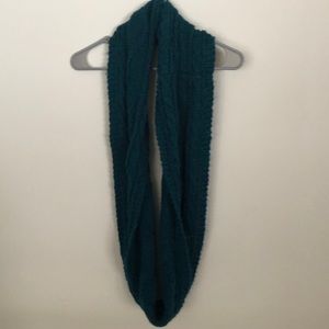 Eddie Bauer knit teal infinity scarf